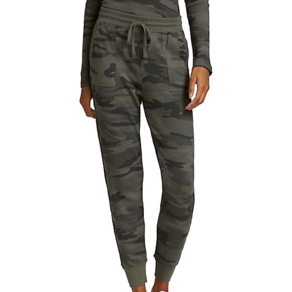SPLENDID Camo Printed Thermal Joggers Pants Olive - Picture 4 of 7